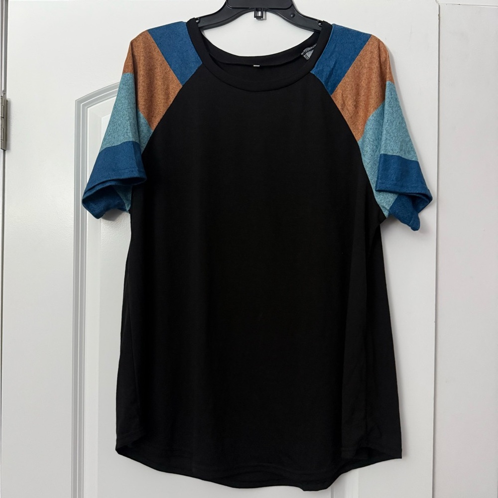 Rosriss short sleeve tee shirt with color block sleeves blue and orange EUC